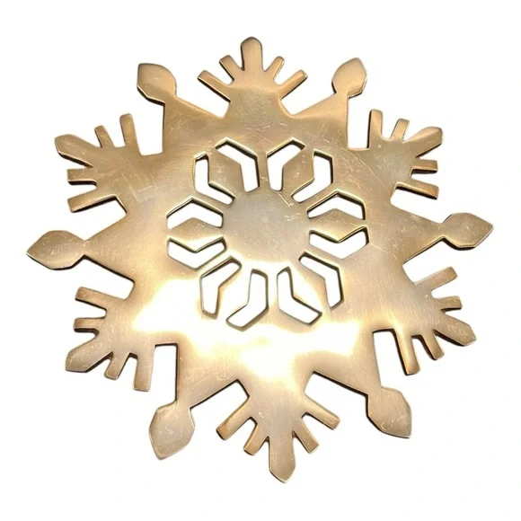 Copper finish snowflake kitchen trivet 4 rubber coated feet 10“ diameter. - Picture 5 of 9